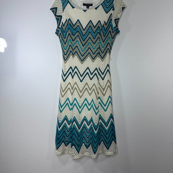 Sharagano Chevron Lined Crocheted Dress Women's Size 6 Cream, Teal, Turquoise - Picture 1 of 7